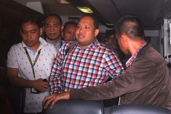 KPK Limpahkan Yan Anton ke Rutan Palembang - JPNN.COM