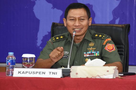 Kapuspen TNI: Waspadai Berita Hoax - JPNN.COM