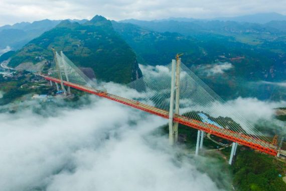 Beipanjiang Bridge, Tertinggi Dunia, Seperti di Langit - JPNN.COM