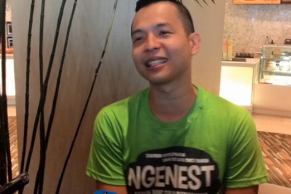 Susahnya Ernest Prakasa Menggarap Susah Sinyal - JPNN.COM