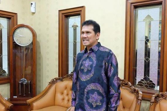 Honorer K2 Anggap Asman Abnur tak Berbeda Dengan Yuddy - JPNN.COM
