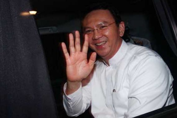 Ahok Sebut Saksi Seperti Koor - JPNN.COM