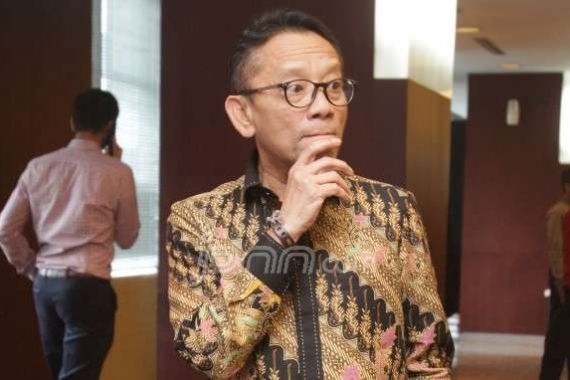 Dirjen Pajak Mengaku Tak Tahu Ditemui Adik Ipar Jokowi - JPNN.COM