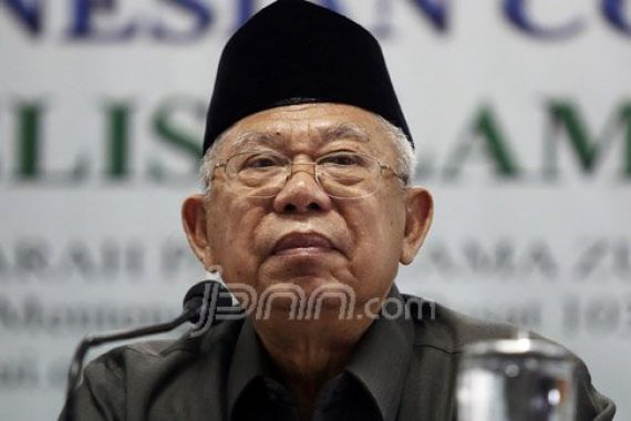 Respons Kiai Ma'ruf soal Sandi Langkahi Makam Pendiri NU - JPNN.COM