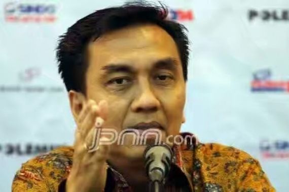 Jelang Pelantikan Jokowi - Ma'ruf, Effendi Simbolon Singgung Gejolak Parpol - JPNN.COM