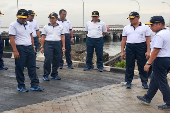 Cek Dermaga Untuk Sandar Kapal Perang Terbaru TNI AL - JPNN.COM