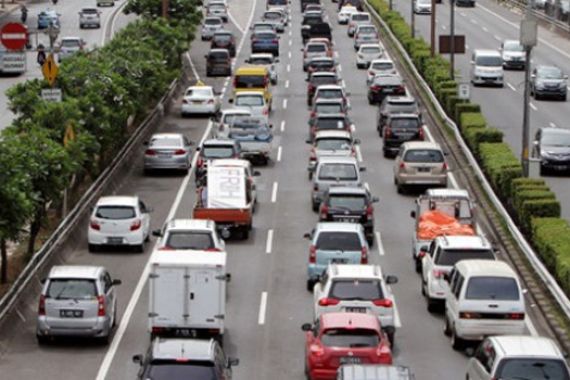 Pantesan Macet, Jumlah Kendaraan Bertambah Sebegini - JPNN.COM