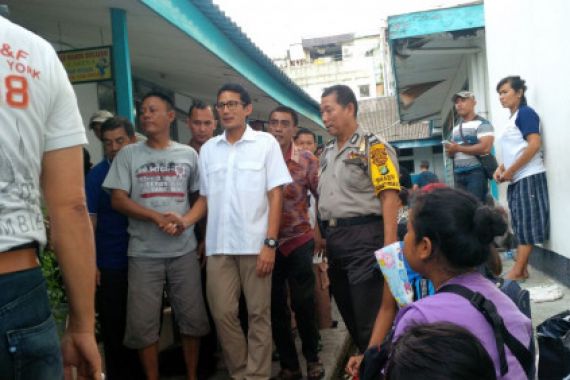 Datangi Korban Kebakaran, Bang Sandi Janjikan... - JPNN.COM