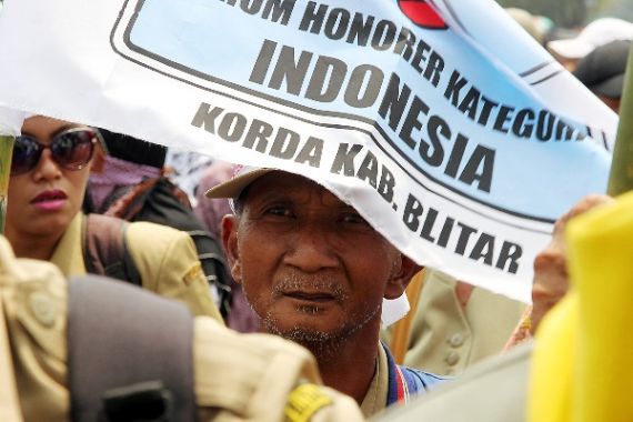 Revisi UU ASN Belum Disahkan, Honorer K2 Pilih Bertahan - JPNN.COM