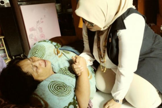 Ketika Istri Anies Blusukan dan Dengarkan Keluhan Warga - JPNN.COM