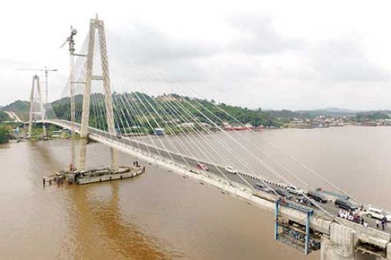Jembatan Mahkota II Segera Bisa Dilewati, Eh Tapi Kok.. - JPNN.COM