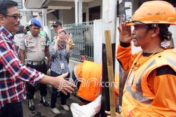 Kunjungi Srengseng, Djarot Temui Masalah - JPNN.COM