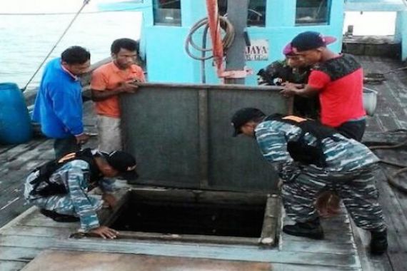 Lagi, Koarmabar Tangkap Dua Kapal Ikan - JPNN.COM