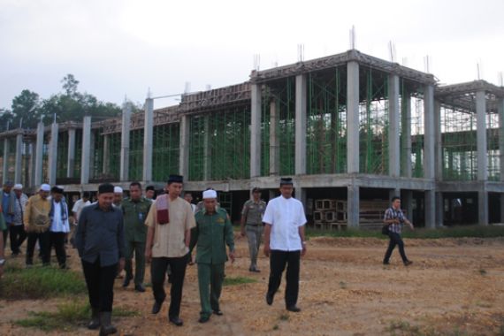 Sudah Setahun, Kapan Islamic Centre Selesai? - JPNN.COM