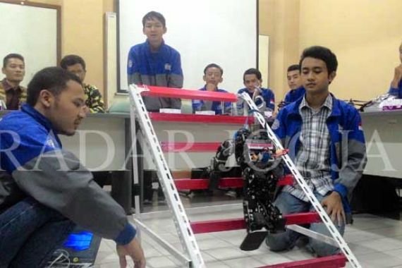 Top, Lanange Jagad Jadi Jawara Kontes Robot di Tiongkok - JPNN.COM