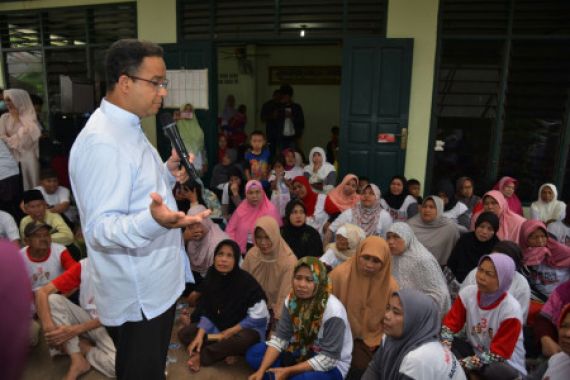 Anies Geram Usai Mendengar Curhat Warga Soal Pendidikan - JPNN.COM