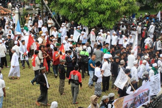 Massa Al-Mumtaz Desak GMBI Dibekukan - JPNN.COM