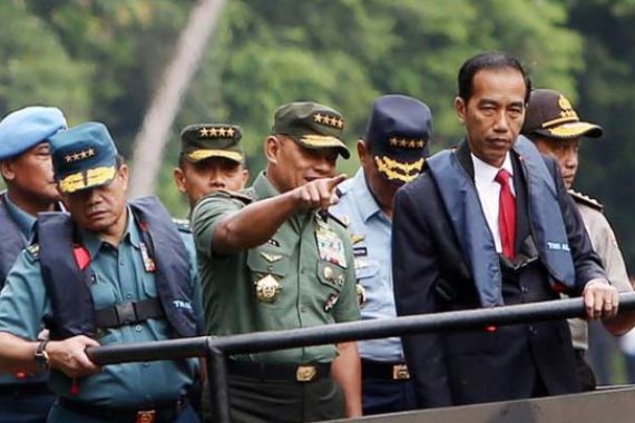 Jokowi akan Meminang Jenderal Gatot jadi Cawapres, Sudah Ada Tandanya... - JPNN.COM
