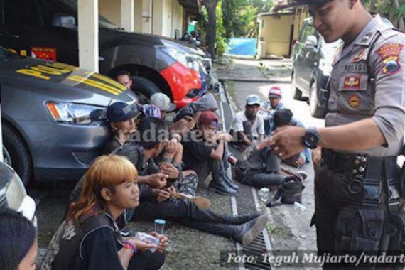 Polisi Curigai Anak-Anak Punk Jadi Kurir Narkoba - JPNN.COM