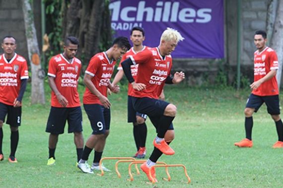Absen Latihan, 3 Pemain Bali United Didera Sakit Mata - JPNN.COM