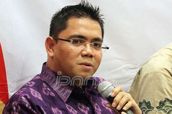 Arteria PDIP Ajak Demokrat Dorong KPK Jerat Gamawan dan Diah - JPNN.COM