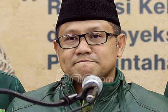 Muhaimin Iskandar Bersama Dua Menteri Panen Raya Padi di Ciparay - JPNN.COM