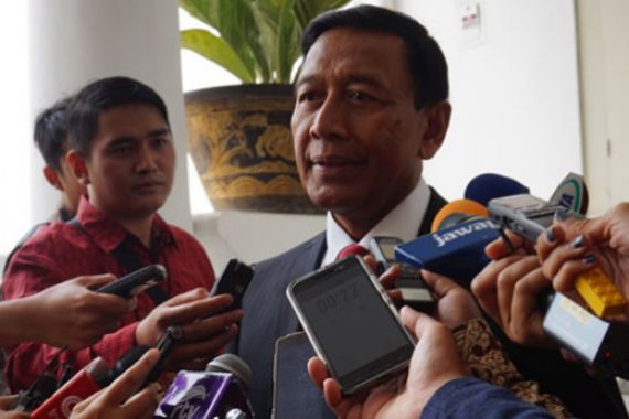 Wiranto: Pemerintah Sesalkan Pelecehan Merah Putih dan Pernyataan Negatif Oknum - JPNN.COM