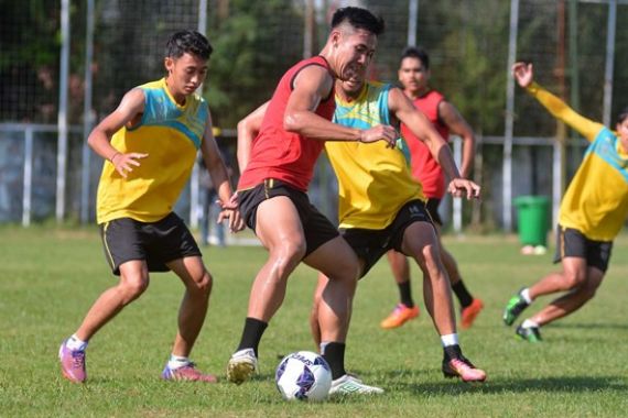 Arema FC 22 Pemain, Hanya Dua Striker - JPNN.COM