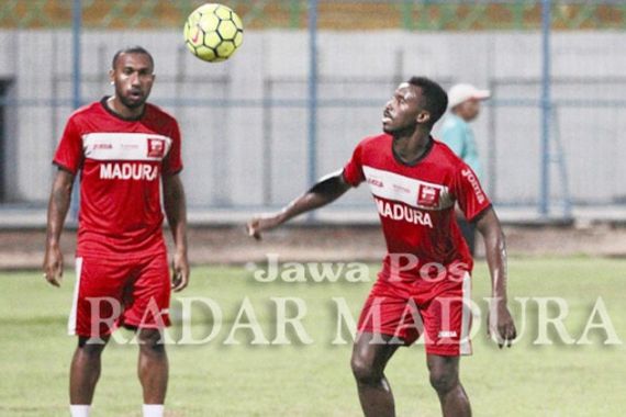 Pemain Naturalisasi Ini Ikut Seleksi di Persipura - JPNN.COM