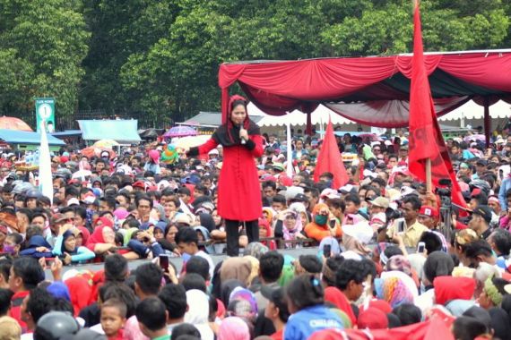Bawa Salam dari Megawati, Puti Soekarno: Pilih Dicky! - JPNN.COM