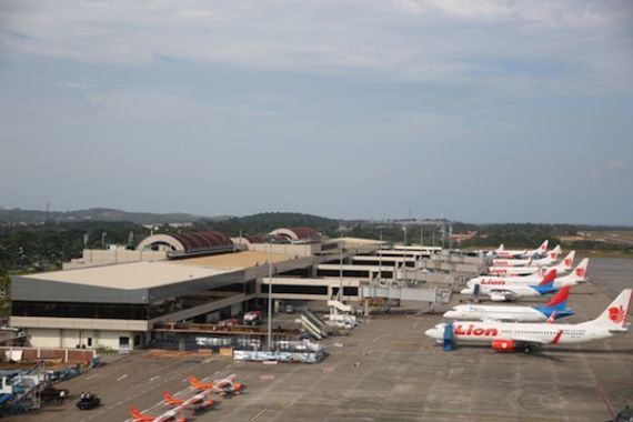 Pendapatan Pedagang di Bandara Hang Nadim Turun Hingga 15 Persen - JPNN.COM