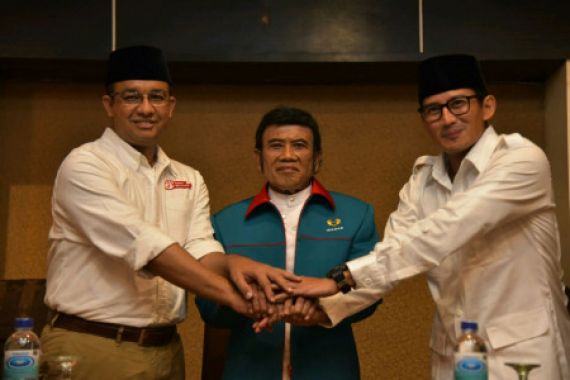 Kampanye di Cibubur, Anies-Sandi Joged Bareng Rhoma - JPNN.COM