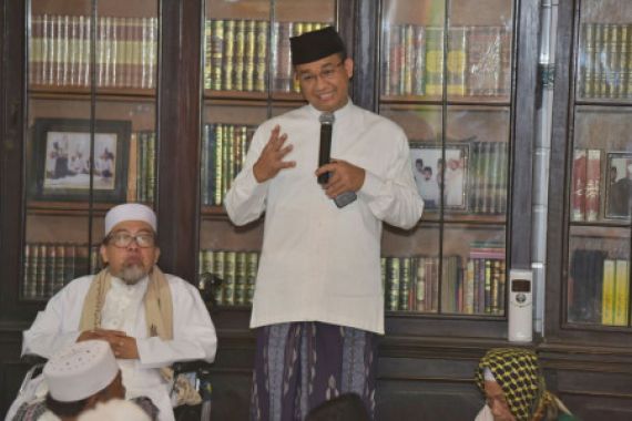 Anies Hadiri Milad KH Syaifuddin Amsir - JPNN.COM