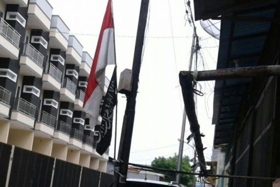 Kibarkan Bendera ISIS, Warga Penjaringan Diciduk Polisi - JPNN.COM