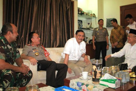 Pak Luhut Bawa Kapolda dan Pangdam Jaya Temui KH Ma'ruf - JPNN.COM