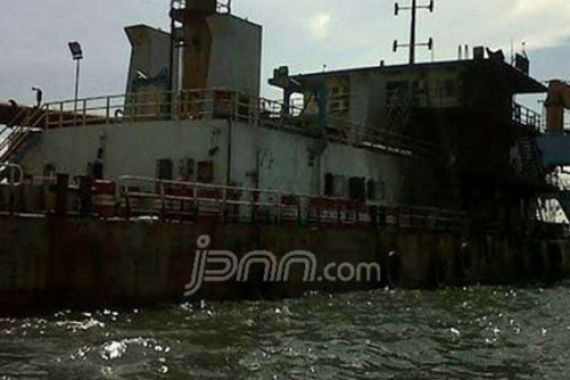 Bawa Ratusan Penumpang, Kapal Terombang-ambing di Laut - JPNN.COM