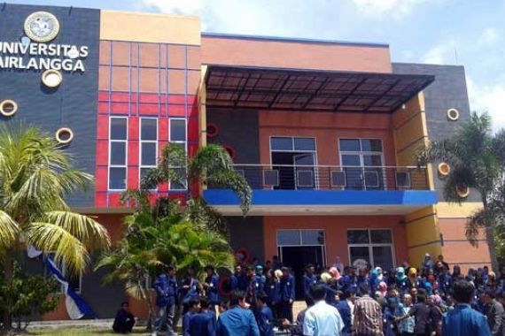 Mahasiswa Unair Protes Syarat ELPT untuk Kelulusan - JPNN.COM