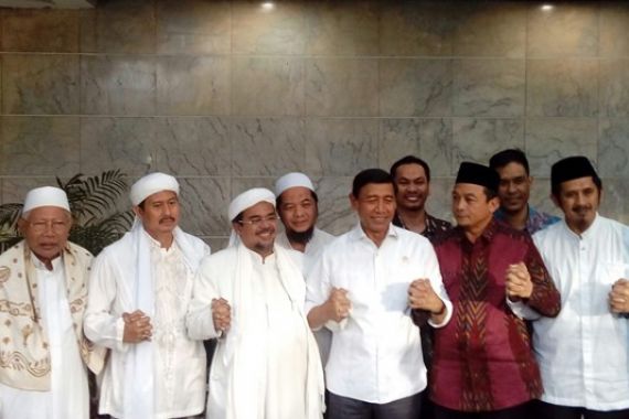 Wiranto Mengaku Sudah Lama Berteman dengan Habib Rizieq - JPNN.COM