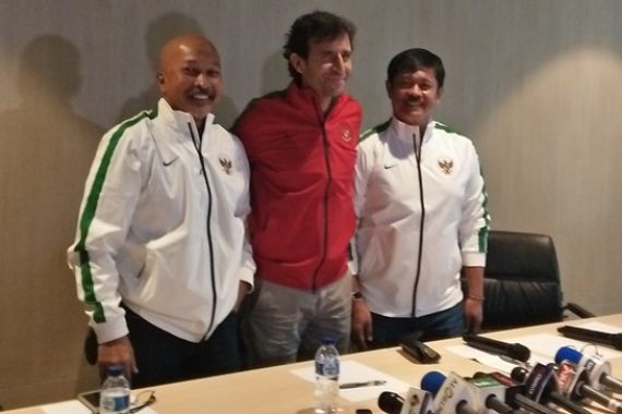 Luis Milla Janjikan Gaya Bermain Indonesia - JPNN.COM