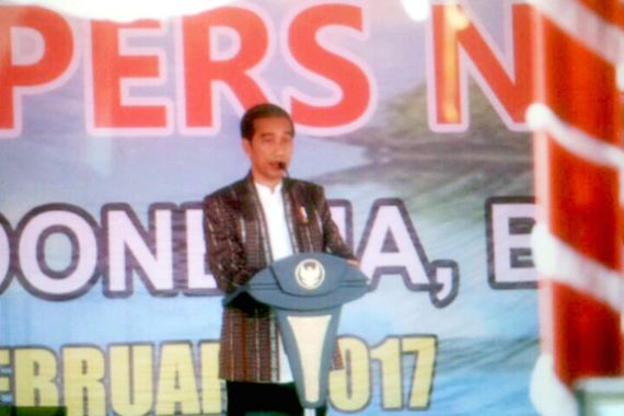 Jokowi: Medsos Bikin Pusing Pemerintah - JPNN.COM