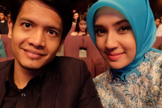 Pasangan Artis ini Pilih Buka Toko Kue Kekinian di Cirebon - JPNN.COM