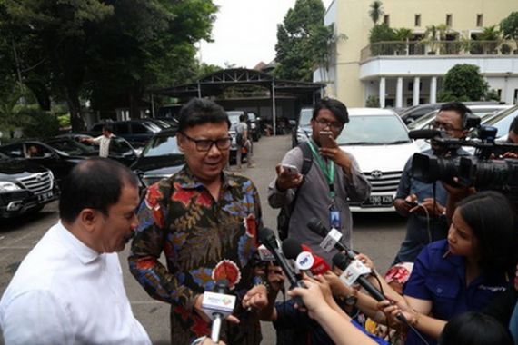 Simak nih Alasan Mendagri Belum Berhentikan Ahok - JPNN.COM