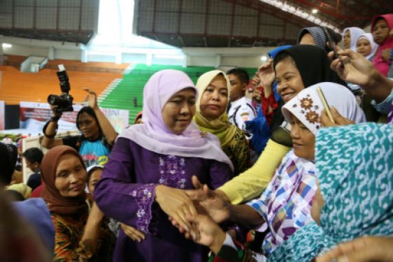 Khofifah Ajak Warga Sidoarjo Berdzikir Tenangkan Hati - JPNN.COM