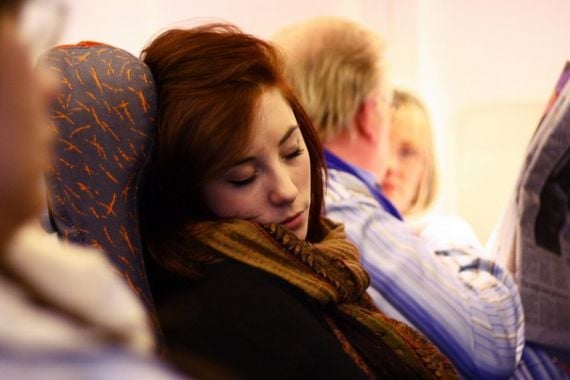 6 Tips Agar Mudah Tidur di Pesawat - JPNN.COM