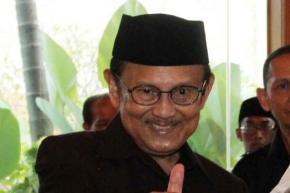 Terkesan Banget, Begini Pujian Pak Habibie untuk Film Kartini - JPNN.COM
