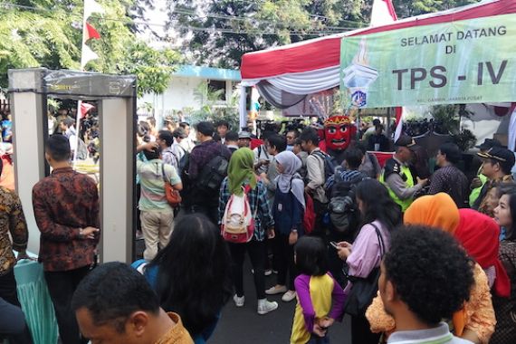 Beginilah Suasana di TPS Pak Jokowi - JPNN.COM