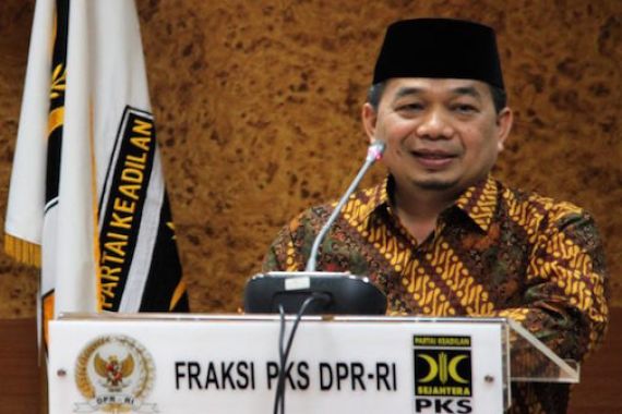 Anggota Fraksi PKS Sumbangkan Gaji untuk Korban Gempa NTB - JPNN.COM