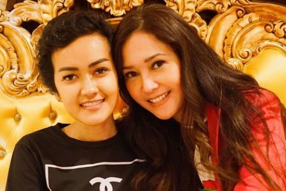 Jenguk Jupe, Maia Estianty: Semangatnya Luar Biasa - JPNN.COM