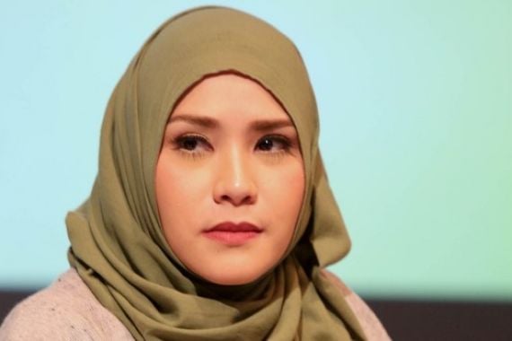 Hamil Anak Keempat, Zaskia Adya Mecca Muntah Darah - JPNN.COM