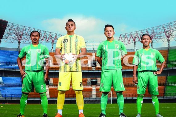 Persebaya Anstusias Sambut Piala Dirgantara - JPNN.COM